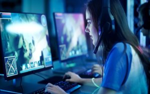 How to Start a Career in Online Gaming From Hobbyist to Professional